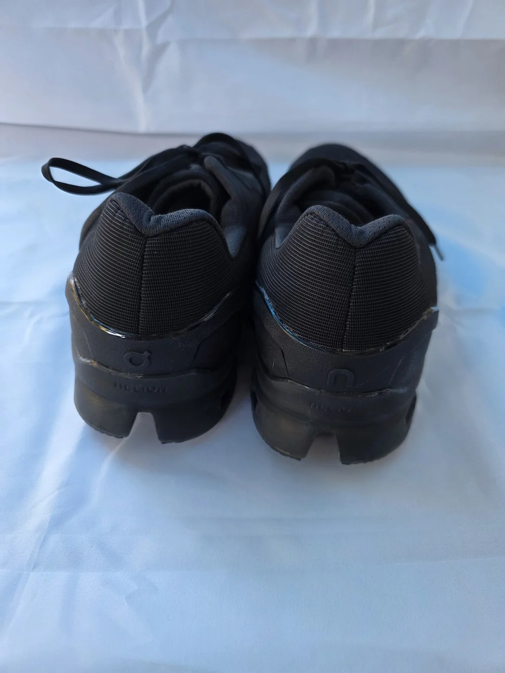 On Clouds versatile black